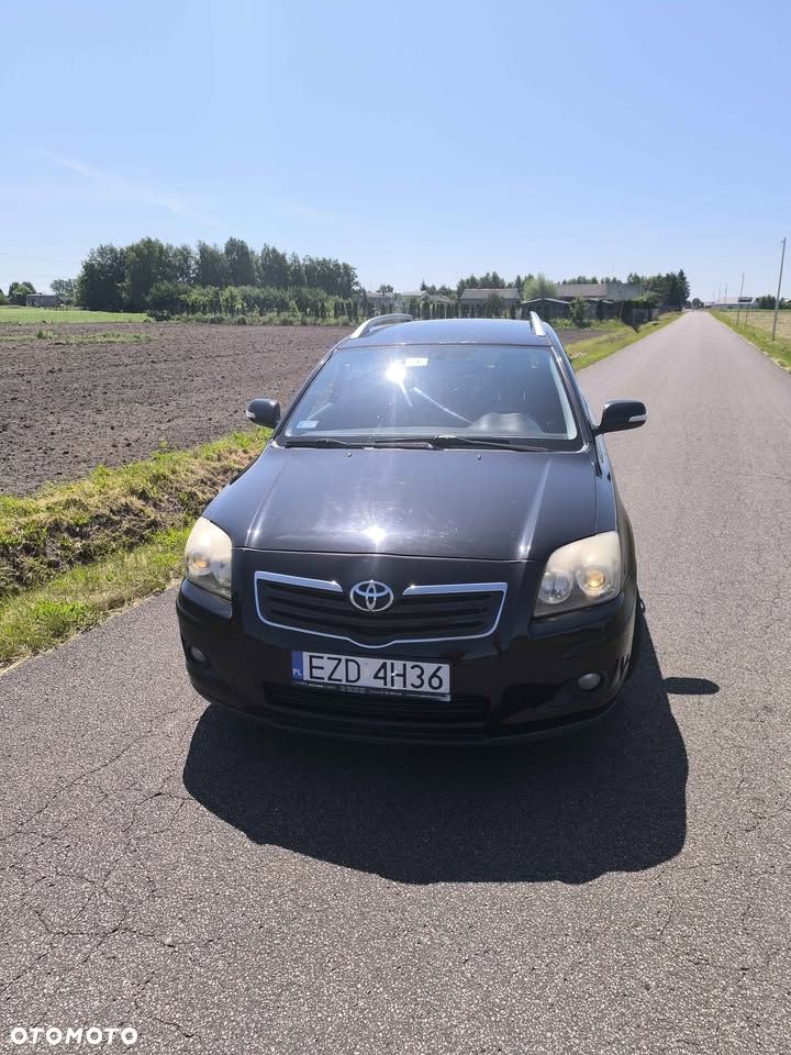 Toyota Avensis 2.0 D-4D - 11