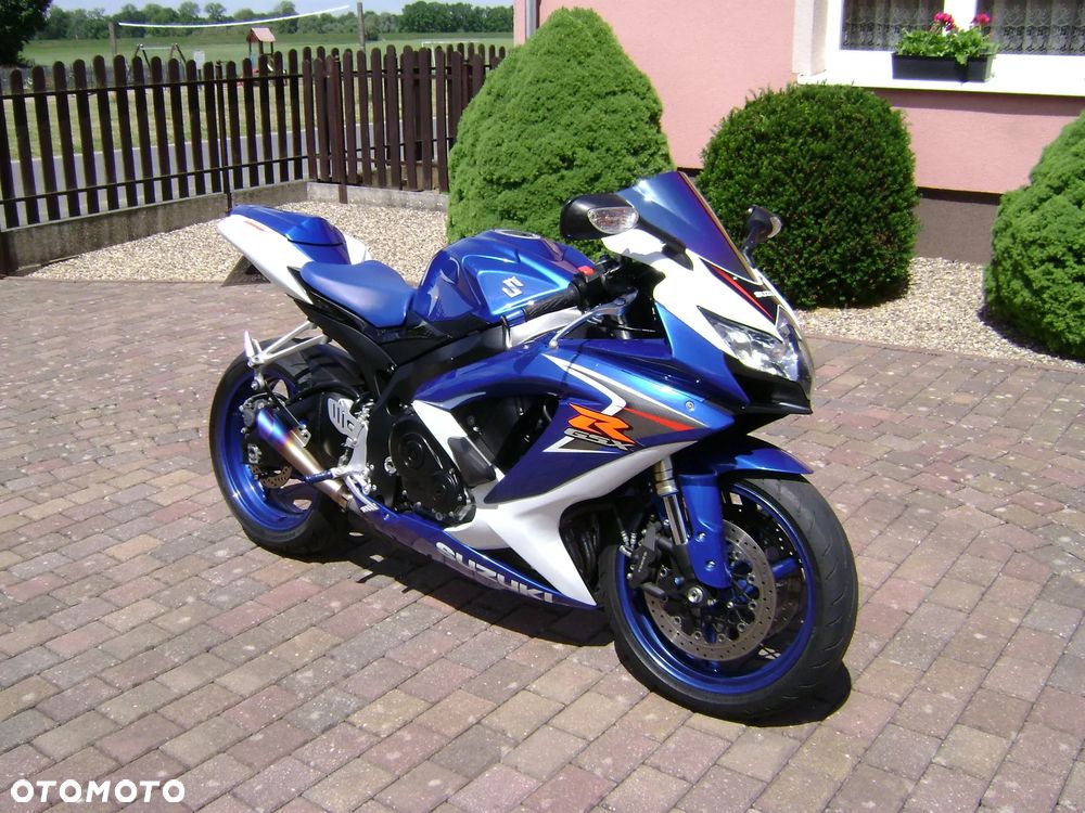Suzuki GSX-R - 1
