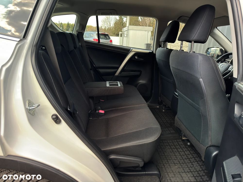 Toyota RAV4 2.0 D-4D Active 4x2 - 22