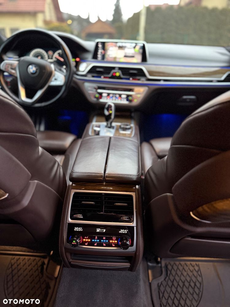 BMW Seria 7 740d xDrive - 11