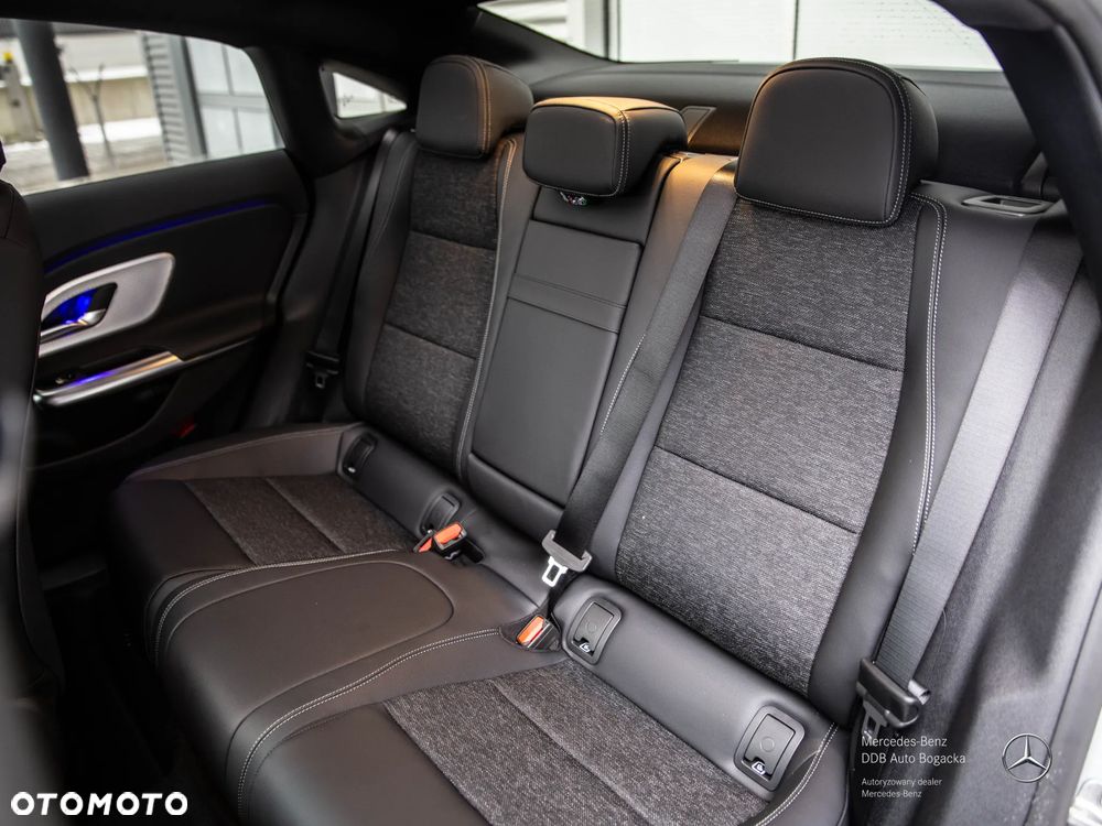 Mercedes-Benz CLA 200 mHEV 8G-DCT - 10