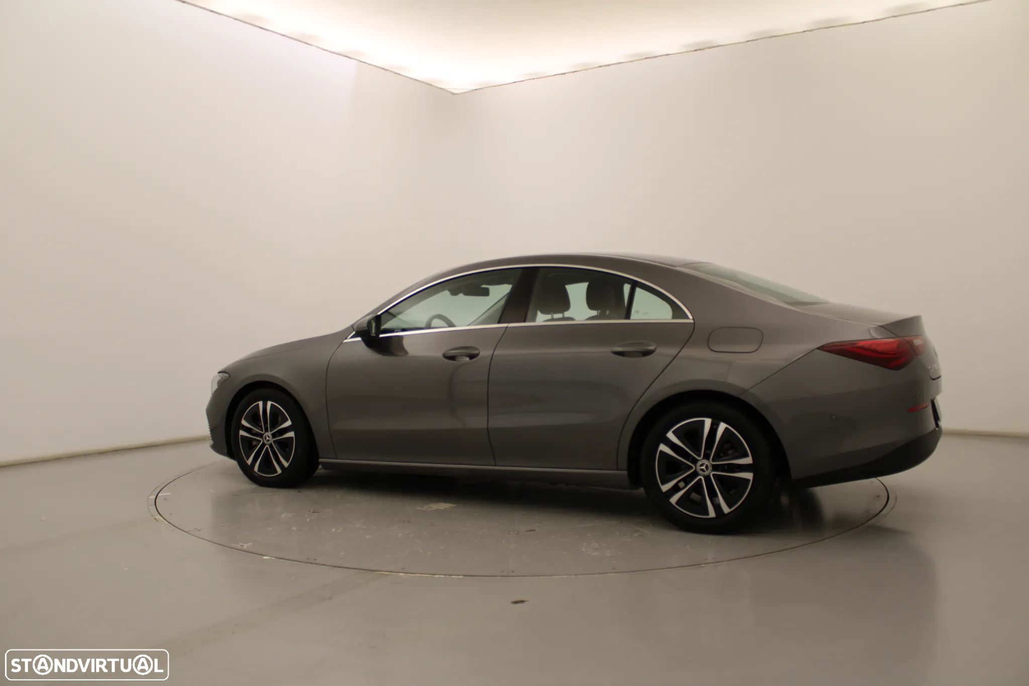 Mercedes-Benz CLA 180 d - 11