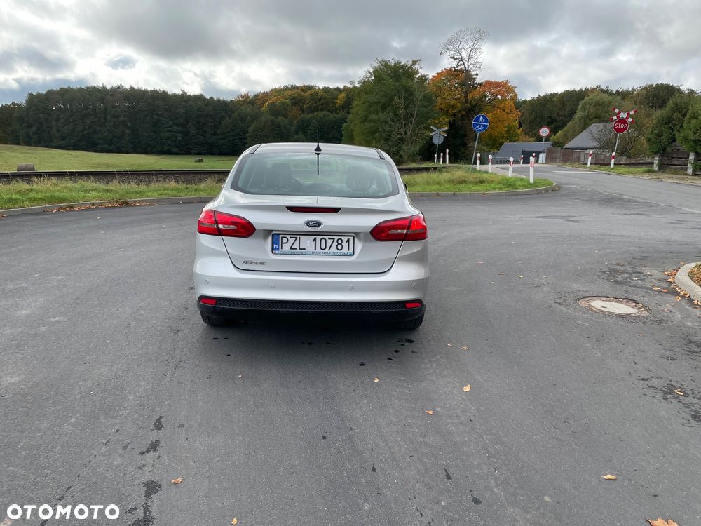 Ford Focus 1.6 Trend - 6