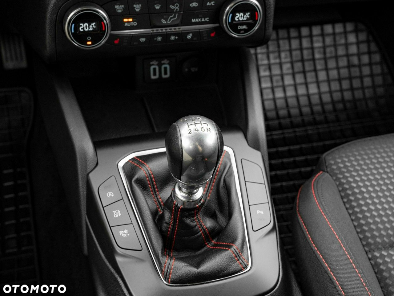Ford Focus 1.0 EcoBoost ST-Line - 19
