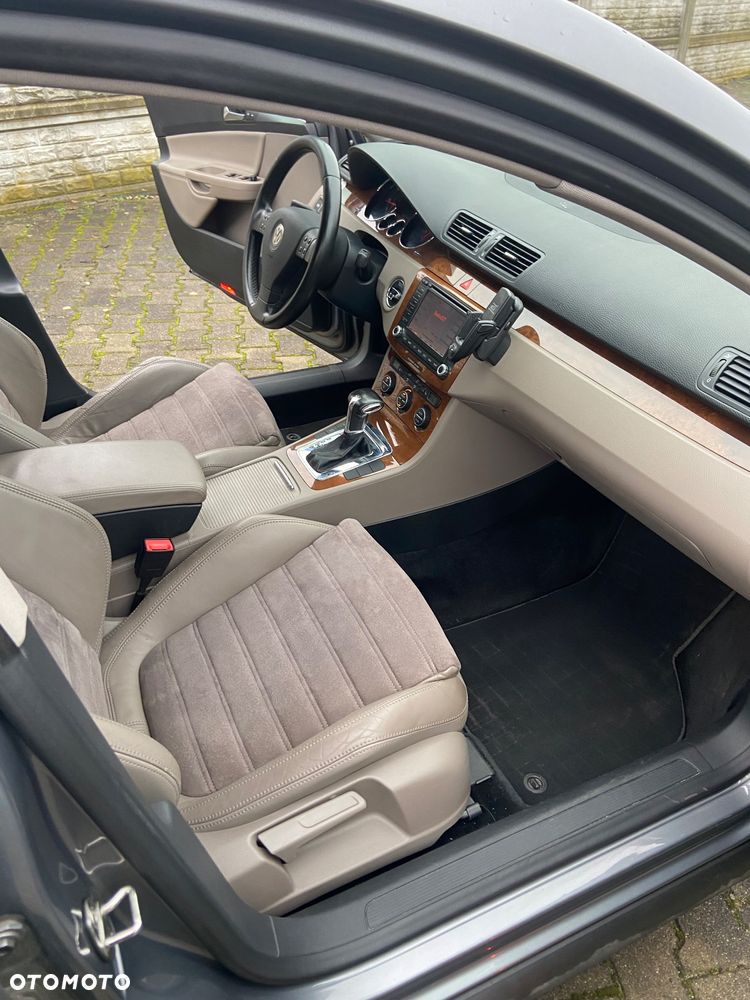 Volkswagen Passat 2.0 TDI DPF DSG Highline - 2