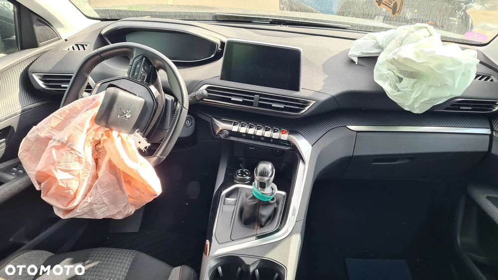 Peugeot 3008 1.2 PureTech Active Pack S&S - 6