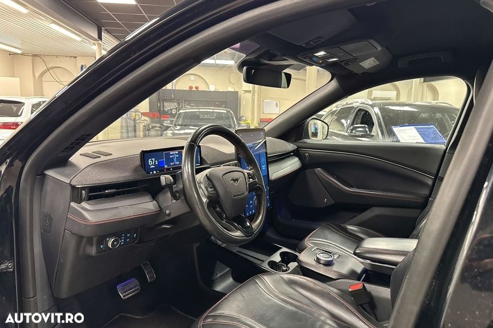 Ford Mustang Mach-E AWD PREMIUM - 5