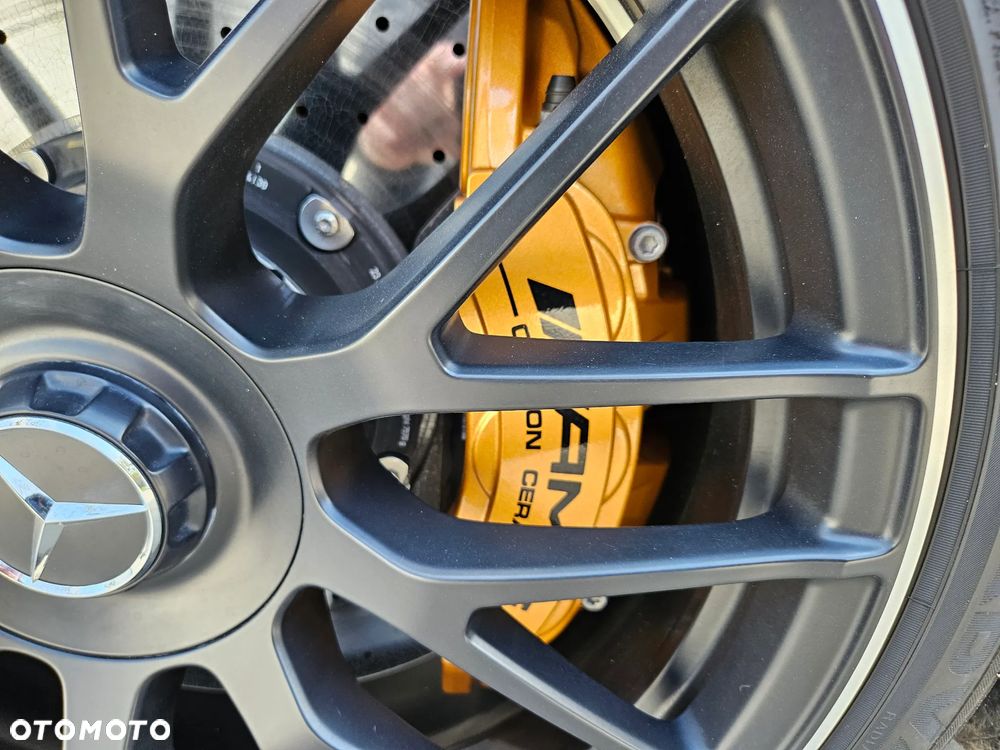 Mercedes-Benz SL 63 AMG - 15