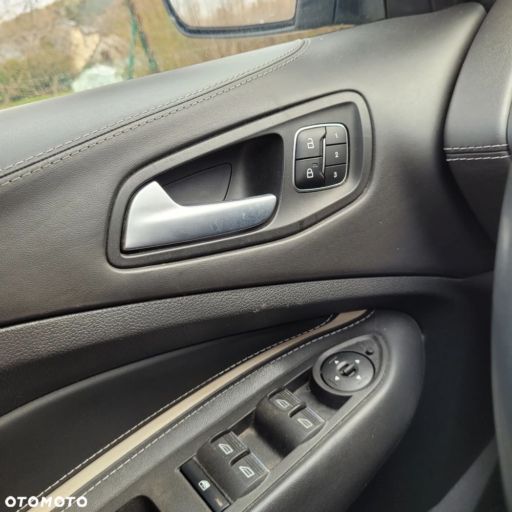 Ford Kuga 1.5 EcoBoost 2x4 Vignale - 8