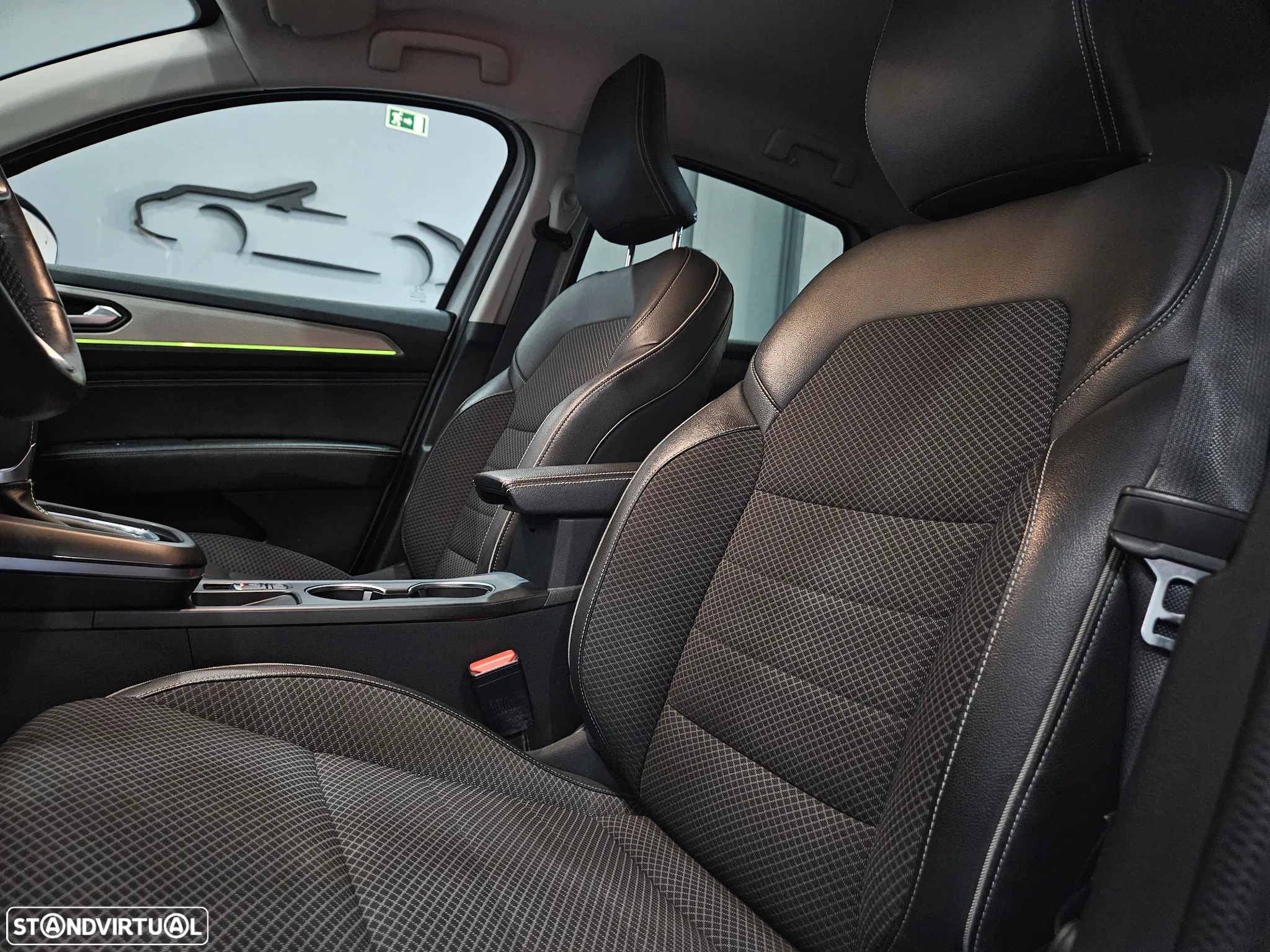 Renault Arkana TCe Mild Hybrid 140 EDC Techno - 25