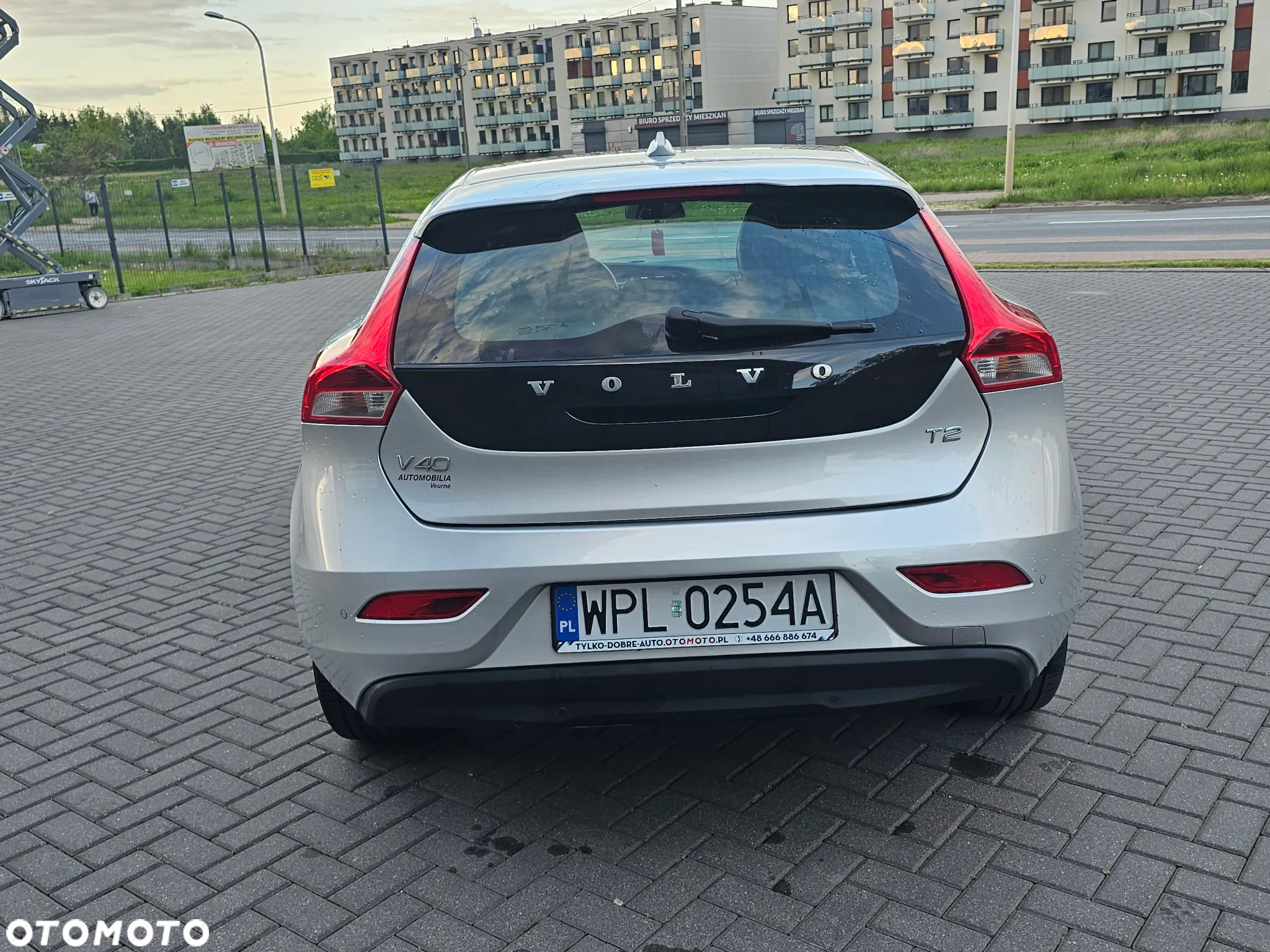 Volvo V40 T2 Summum - 2