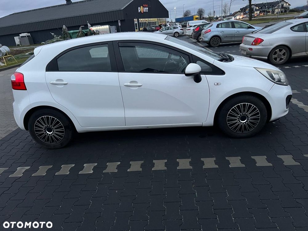 Kia Rio 1.1 crdi M - 4