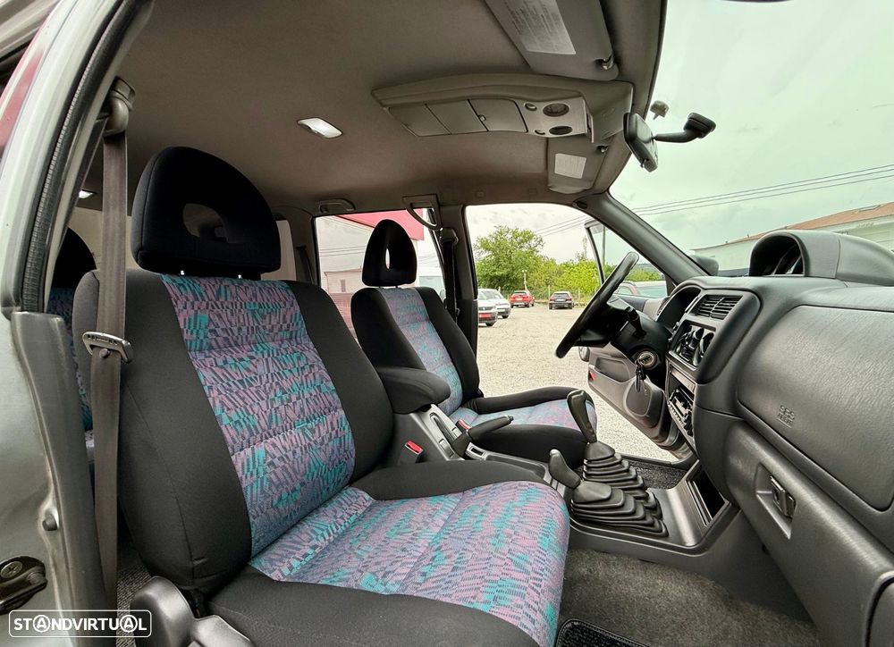 Mitsubishi Pajero Sport 2.5 TD GLS - 18