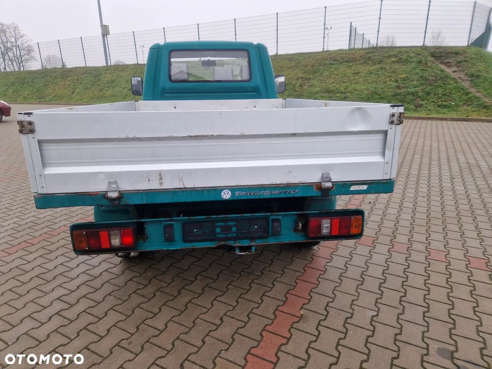 Volkswagen Transporter - 4