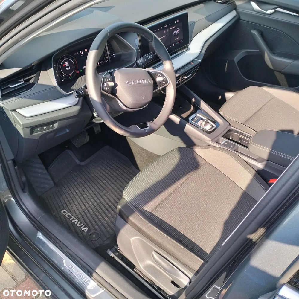 Skoda Octavia 1.5 TSI mHEV Selection DSG - 12
