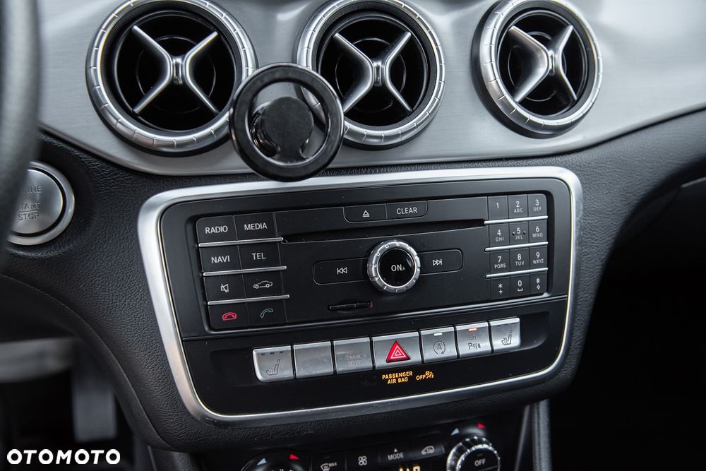 Mercedes-Benz CLA - 24