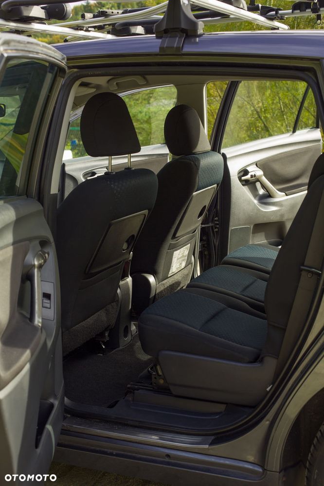 Toyota Verso 1.8 Sol 7os - 15