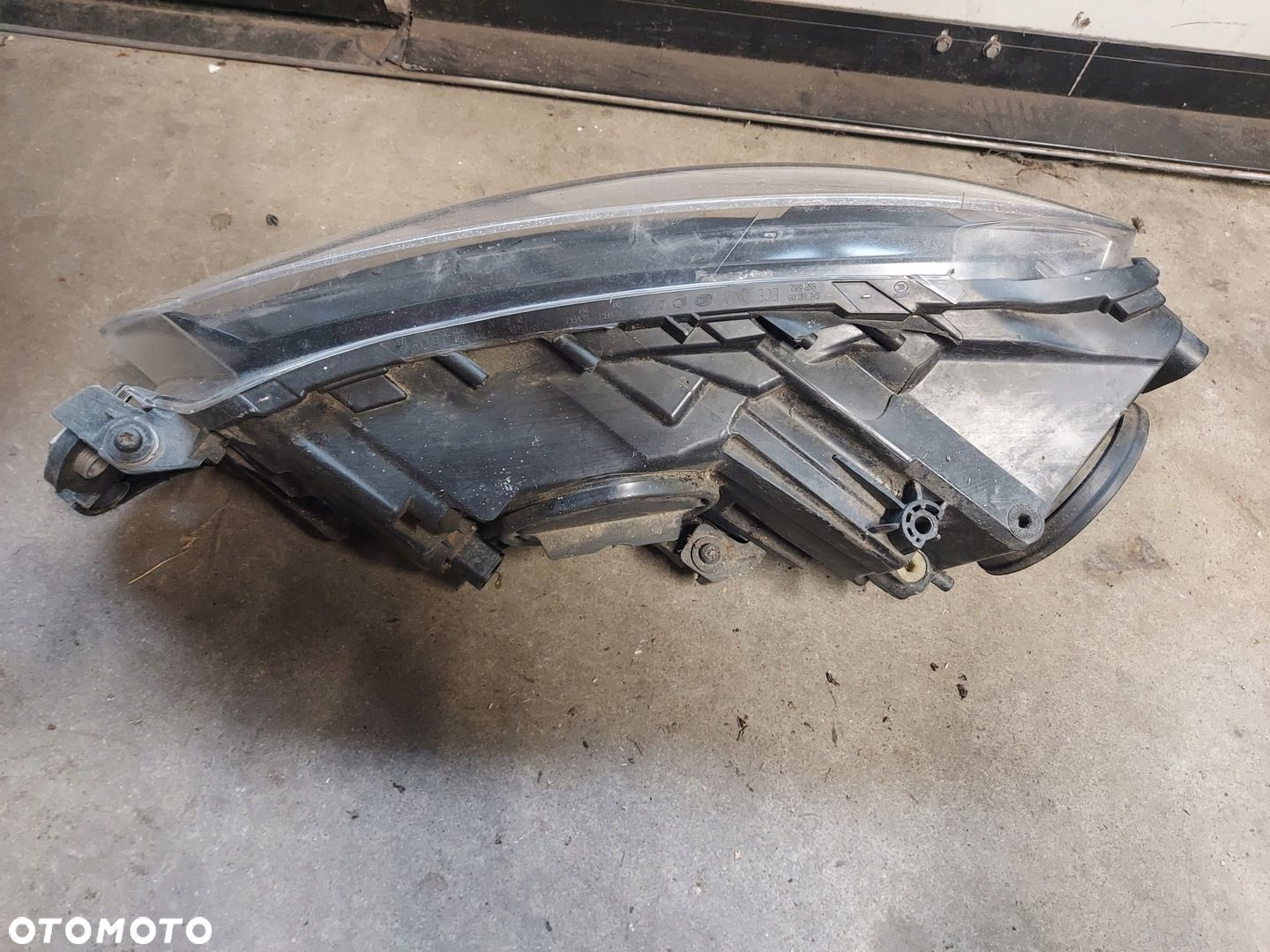LAMPA PRZÓD PRAWA BI-XENON CZARNA VW GOLF 6 VI R20 08-12 5K1941752E - 4