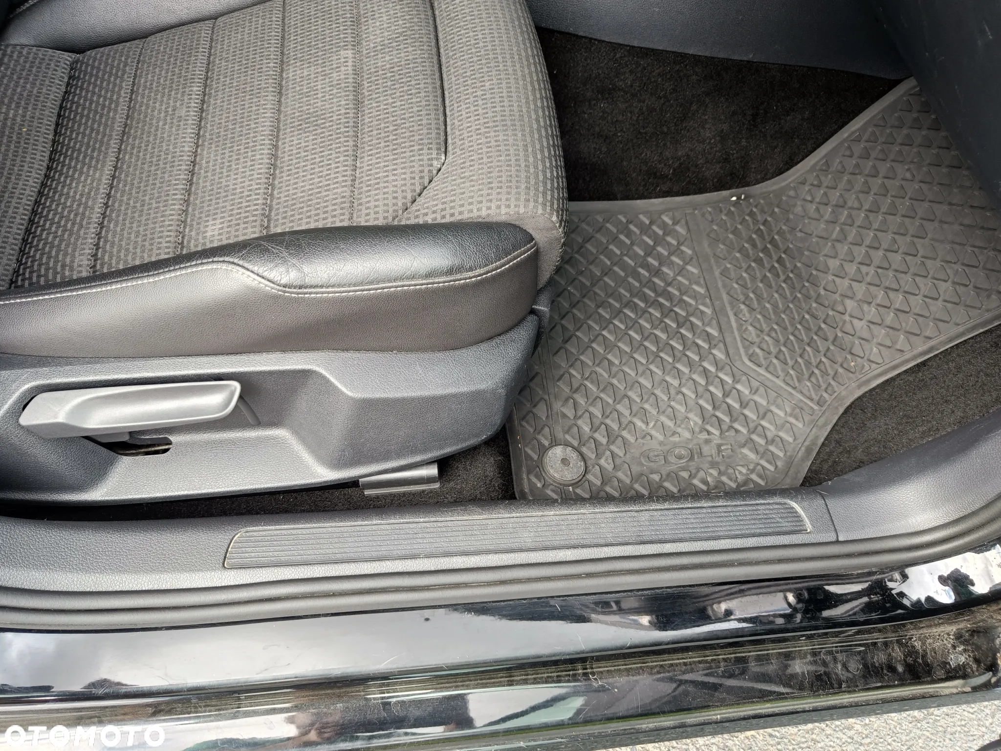 Volkswagen Golf - 35