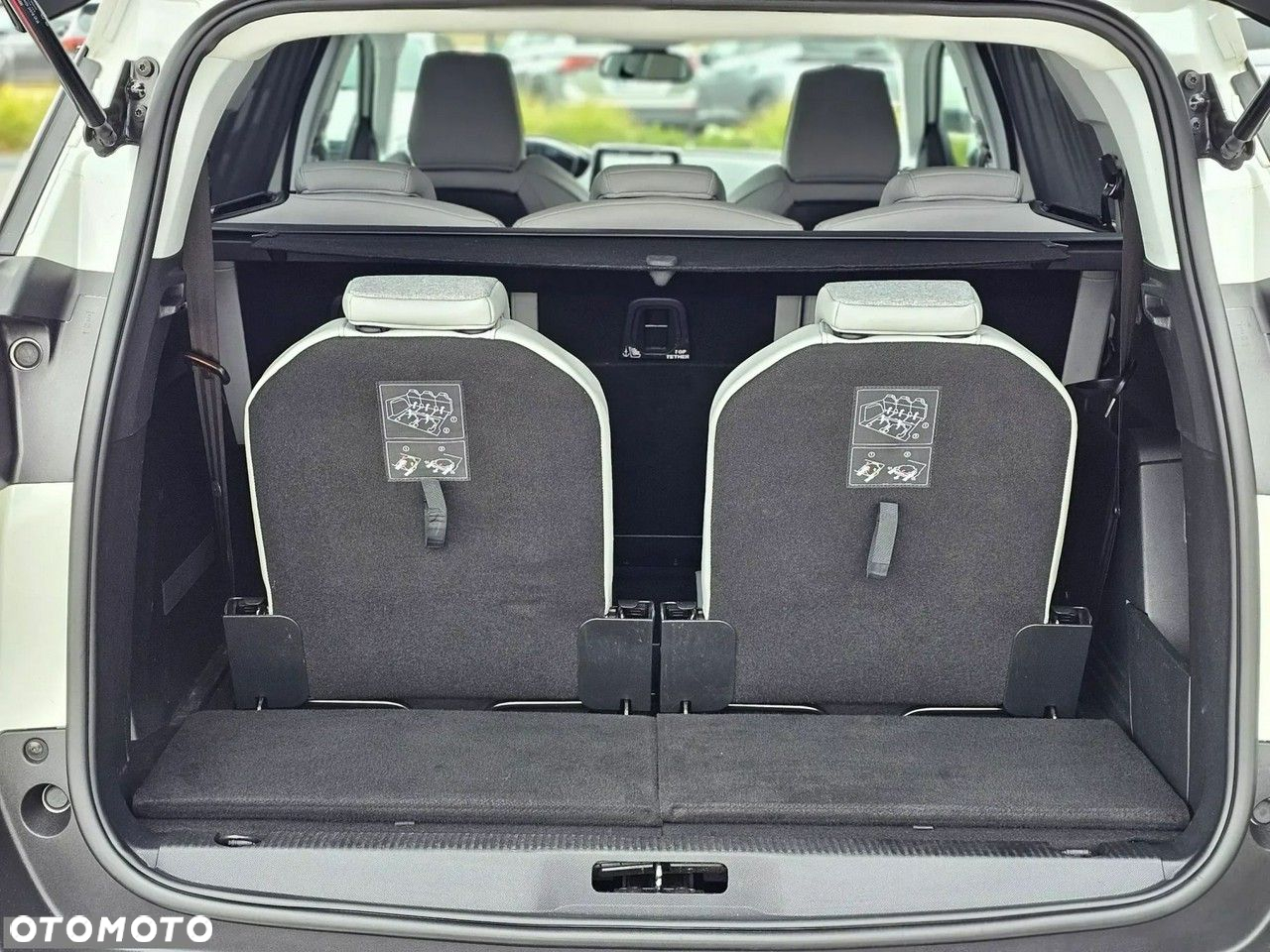 Peugeot 5008 1.6 PureTech Allure S&S EAT8 - 15