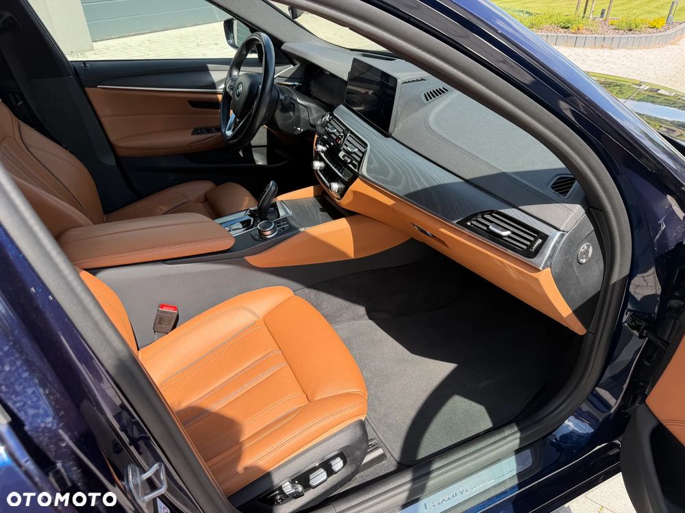 BMW Seria 5 520d xDrive - 9