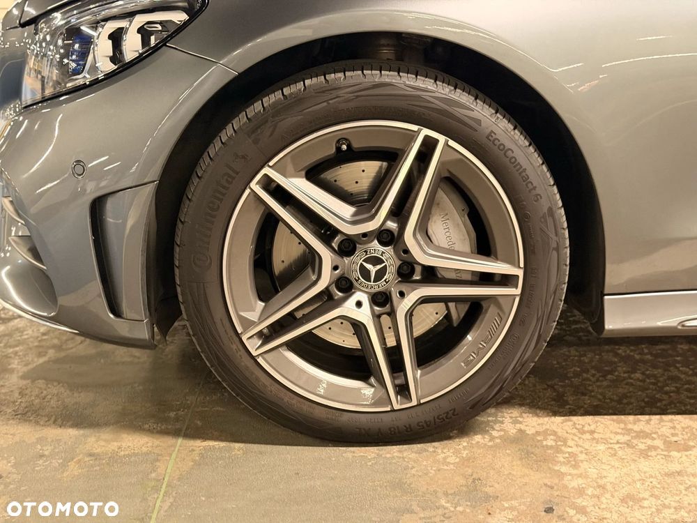 Mercedes-Benz Klasa C 300 4MATIC 9G-TRONIC - 25