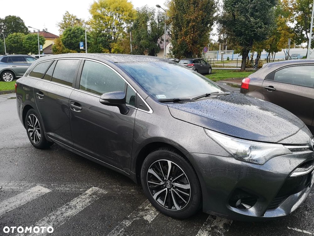 Toyota Avensis 2.0 D-4D Premium - 16