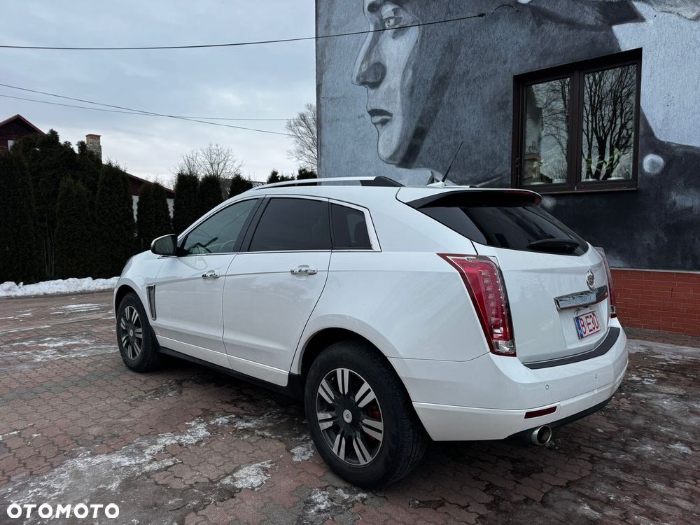 Cadillac SRX - 9