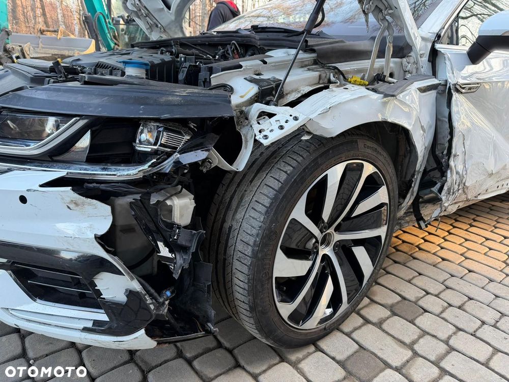 Volkswagen Arteon 2.0 TDI SCR R-Line DSG - 13