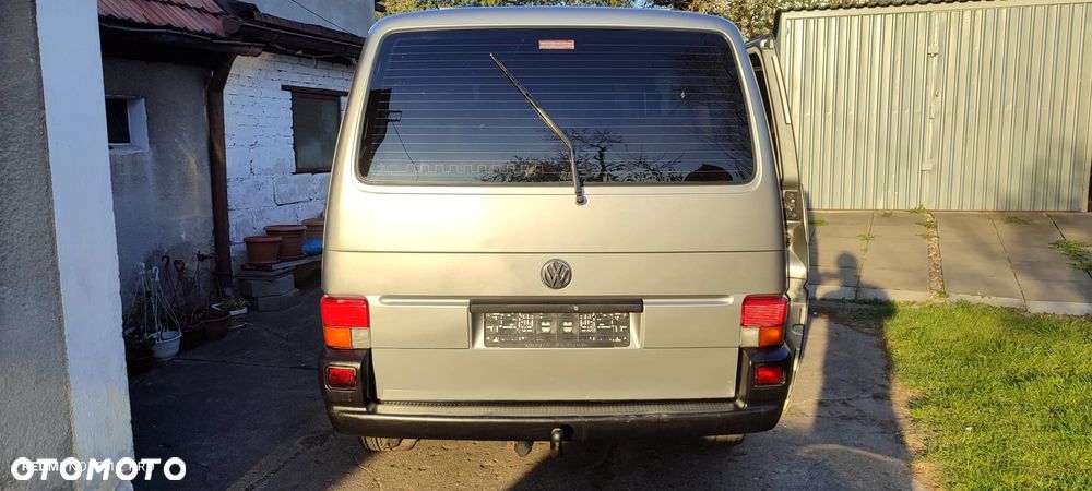 Volkswagen Caravelle - 10