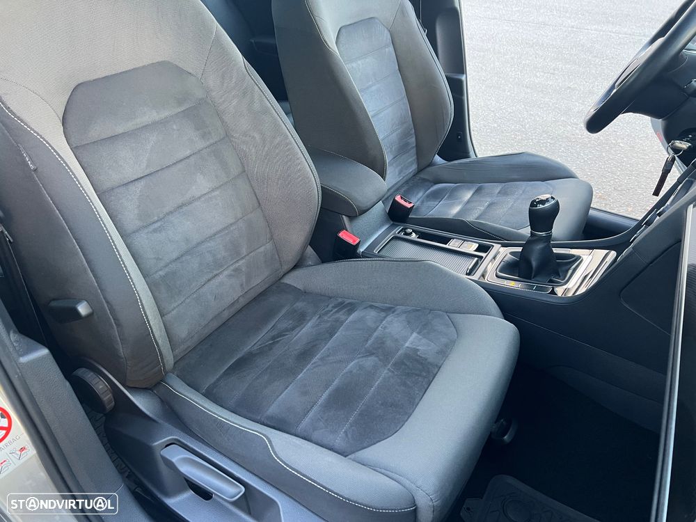 VW Golf 1.6 TDi Highline - 7