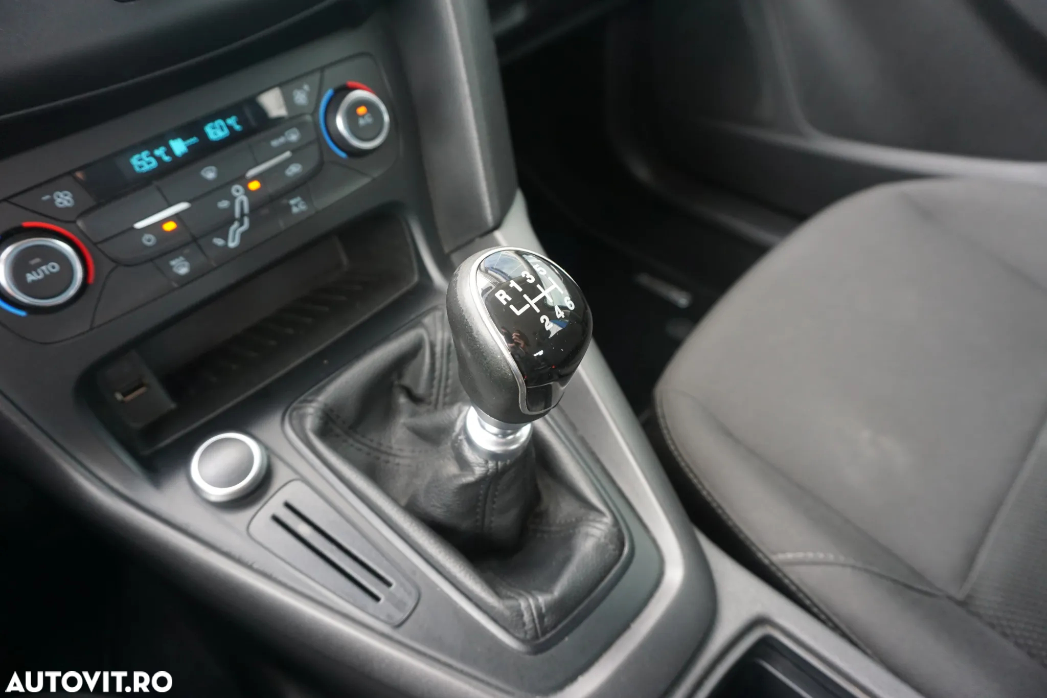 Ford Focus - 12