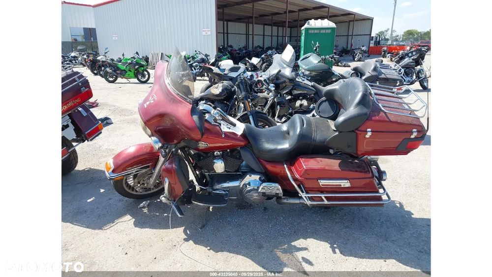 Harley-Davidson FLHTCU Ultra - 3