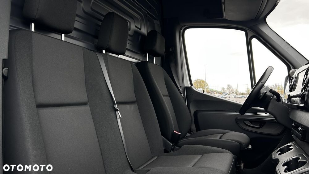 Mercedes-Benz Sprinter - 20