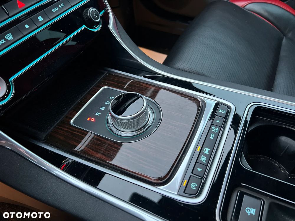 Jaguar XF S AWD - 21