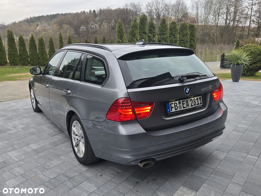 BMW Seria 3 320d xDrive - 2