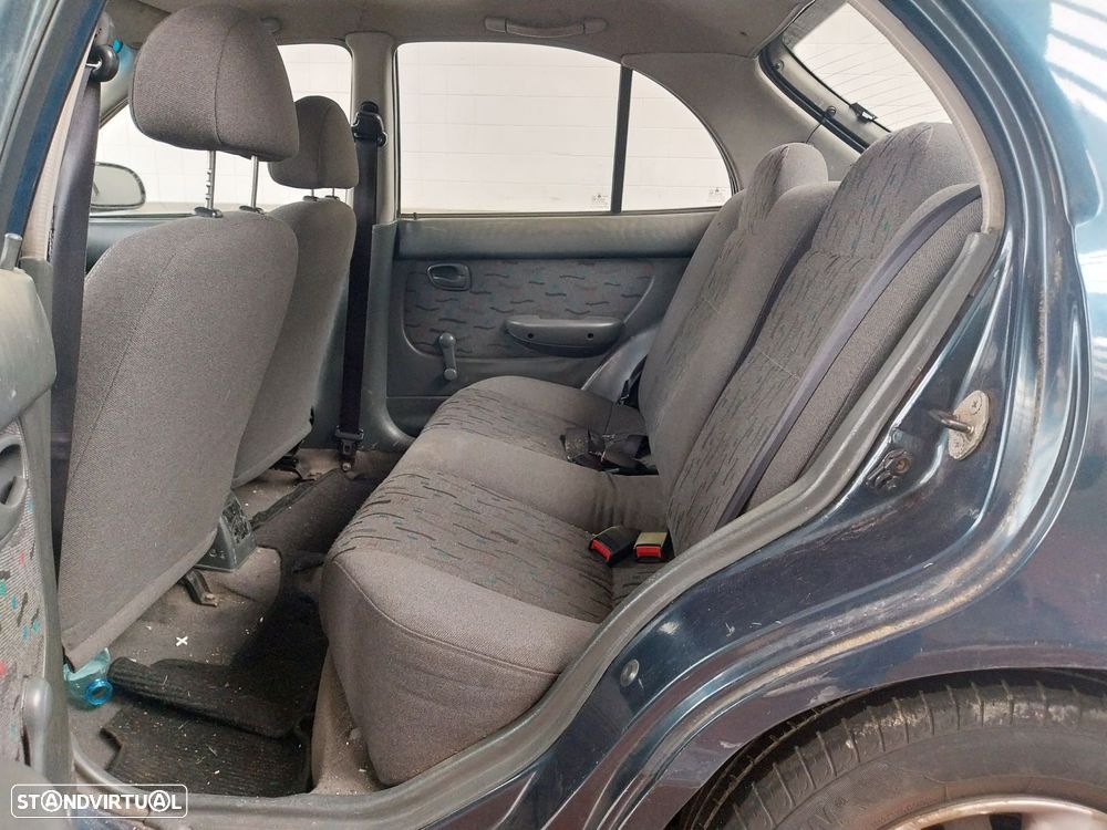 Hyundai Accent 1.3 GLS - 7