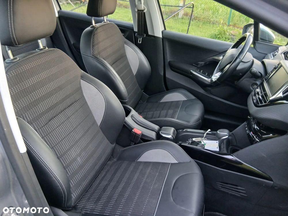 Peugeot 2008 - 11