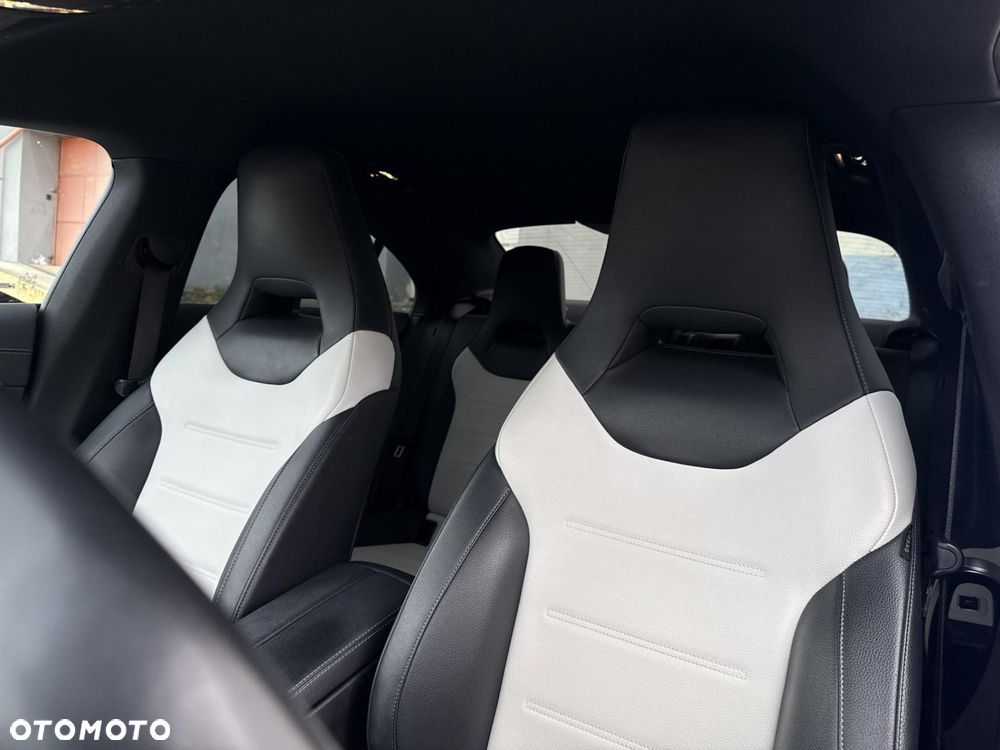 Mercedes-Benz CLA - 12