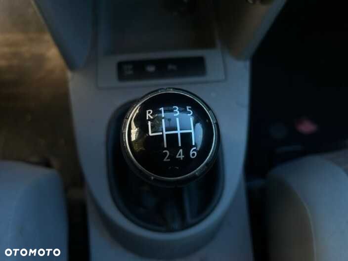 Volkswagen Touran - 11