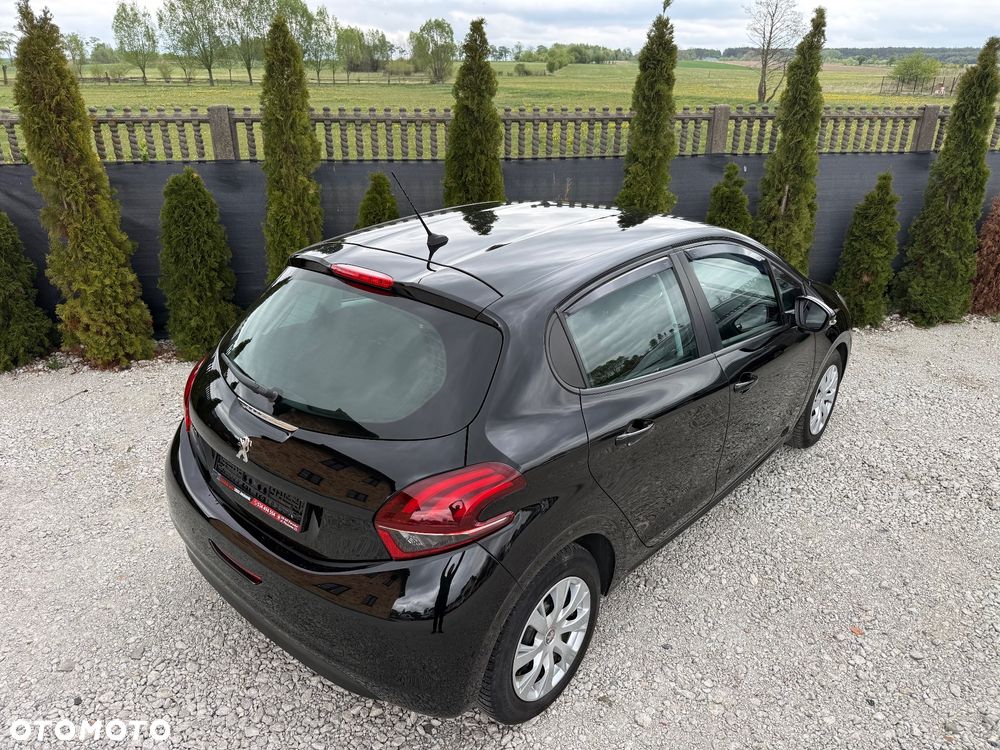 Peugeot 208 - 16