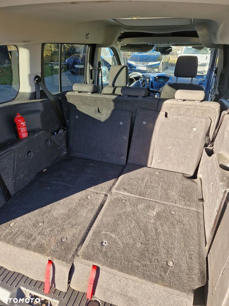 Ford Tourneo Connect Grand - 14
