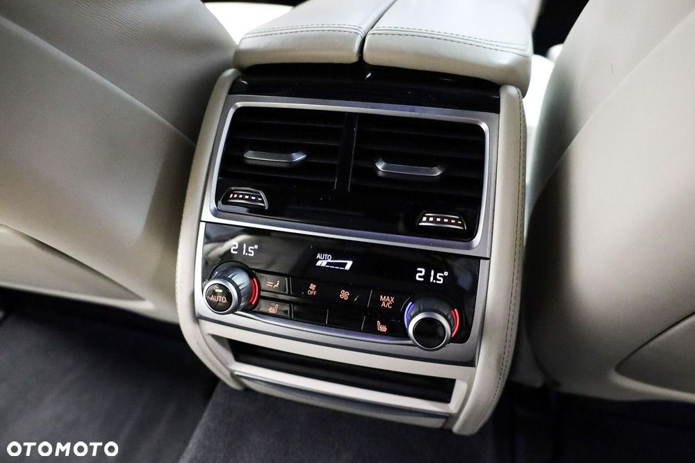 BMW Seria 7 - 27