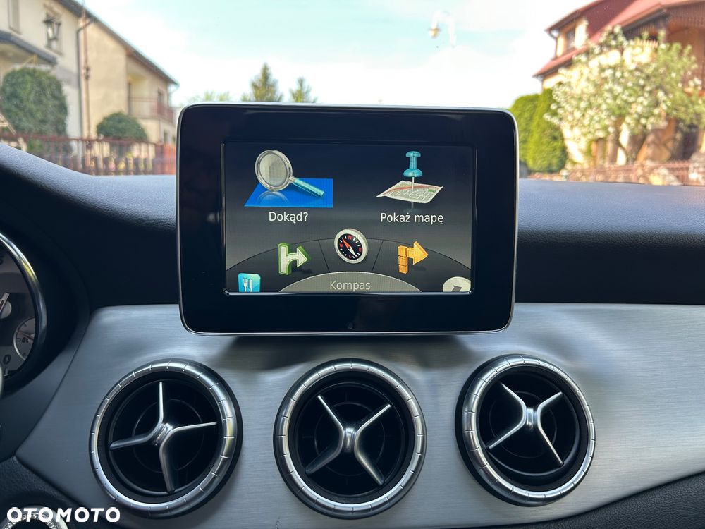 Mercedes-Benz CLA 200 7G-DCT AMG Line - 26
