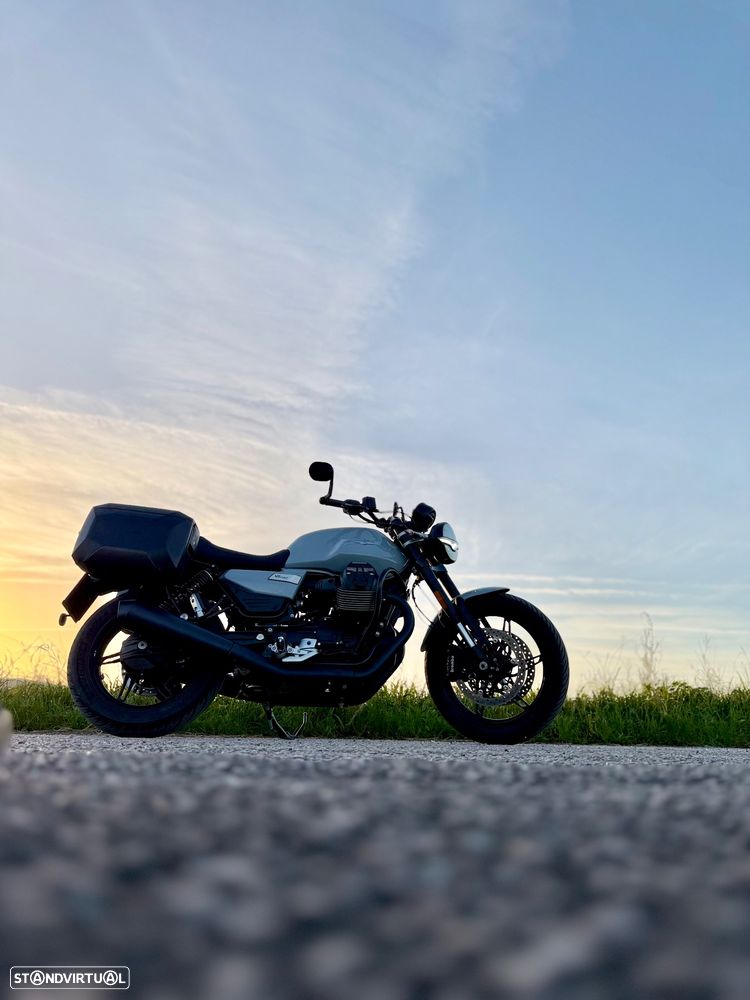 Moto Guzzi V7 Sport - 21