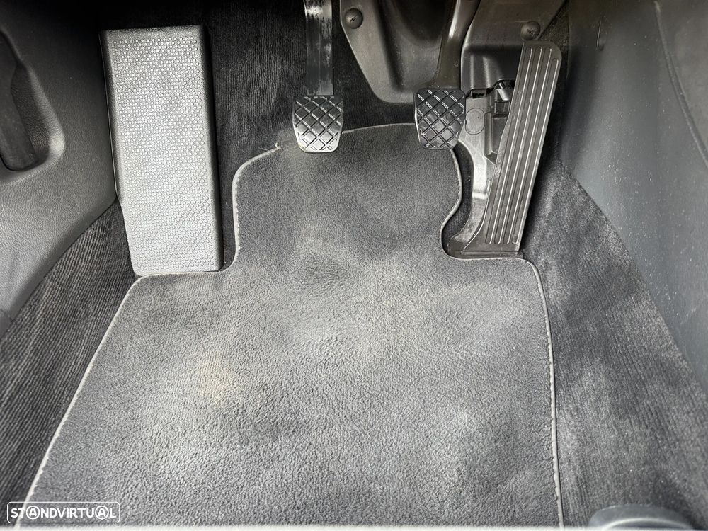 VW Passat 2.0 TDI Highline - 26