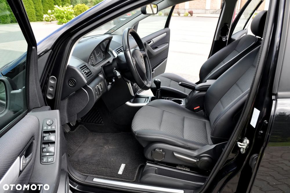 Mercedes-Benz Klasa A 170 BlueEFFICIENCY Avantgarde - 21