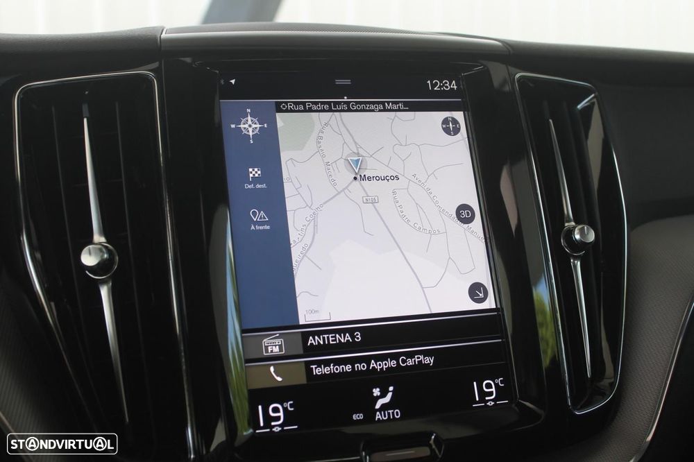 Volvo XC 60 2.0 T8 PHEV R-Design AWD - 24