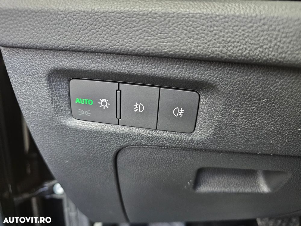 Skoda Octavia 2.0 TDI DSG Ambition - 8