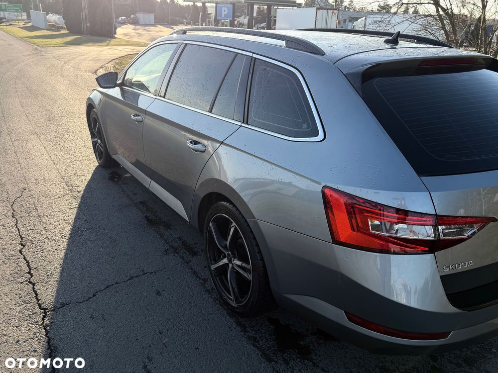 Skoda Superb 2.0 TDI Style DSG - 5